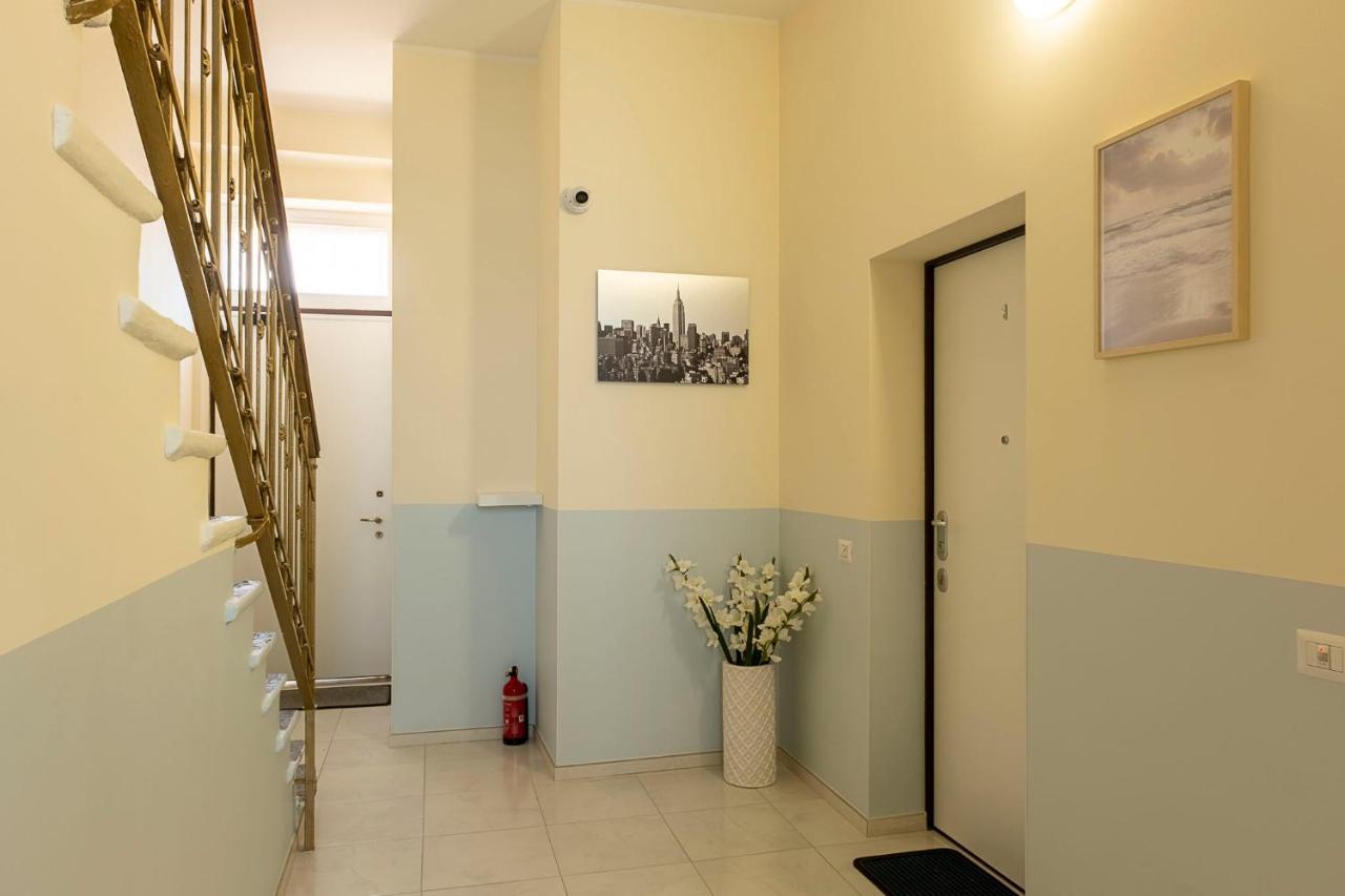 Leader Apartment 4 - Monzino - Hockey Msg Arena - Linate - Milaan Buitenkant foto